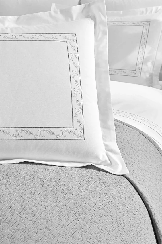 Özdilek Cottons&Clouds Harmony Lastikli Çarşaf King Size Nakışlı Saten Nevresim Takımı EVTEKSTILI-661037 Beyaz